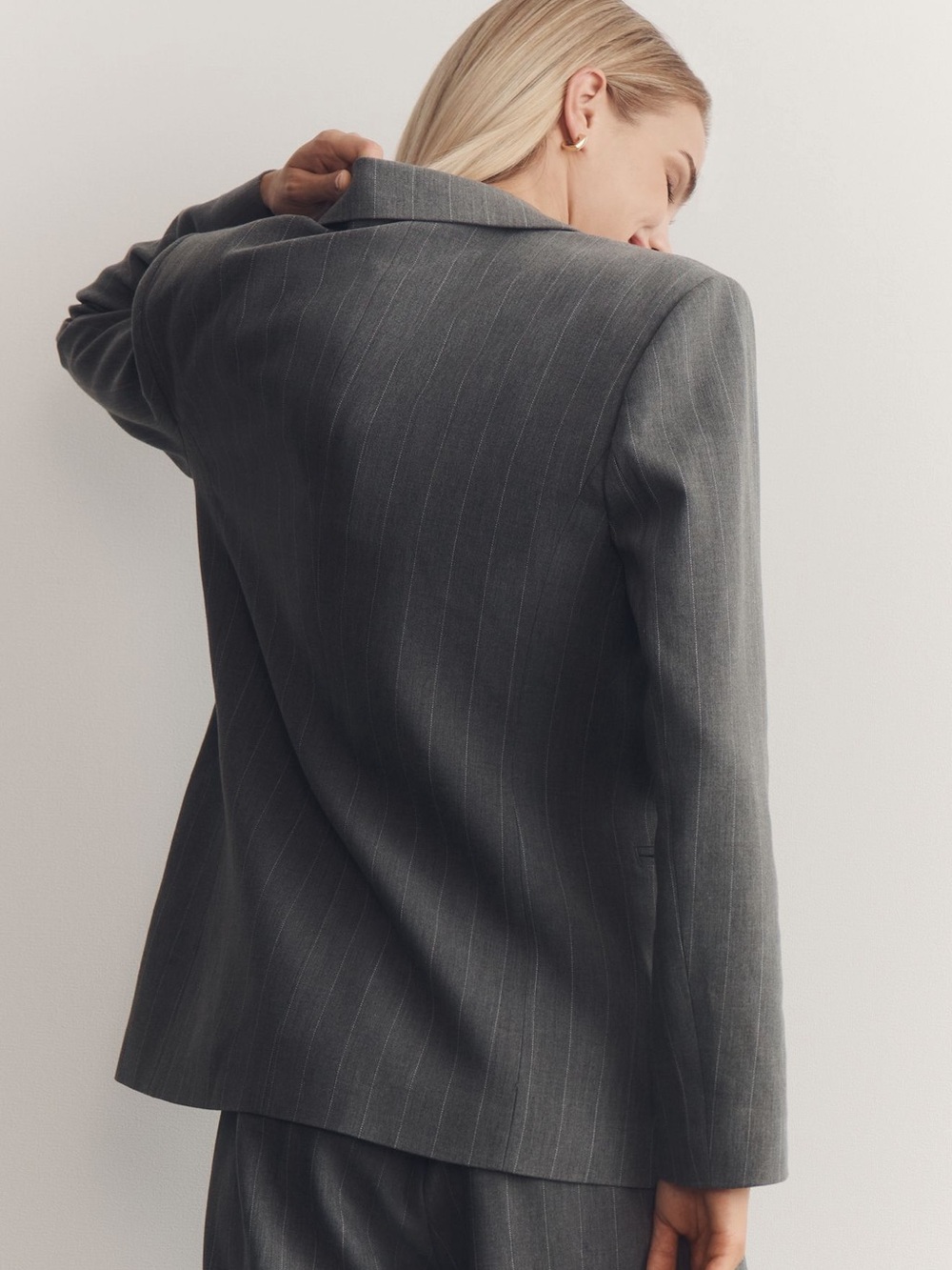The Rue Oversized Maeve Blazer - Picture 3 of 7